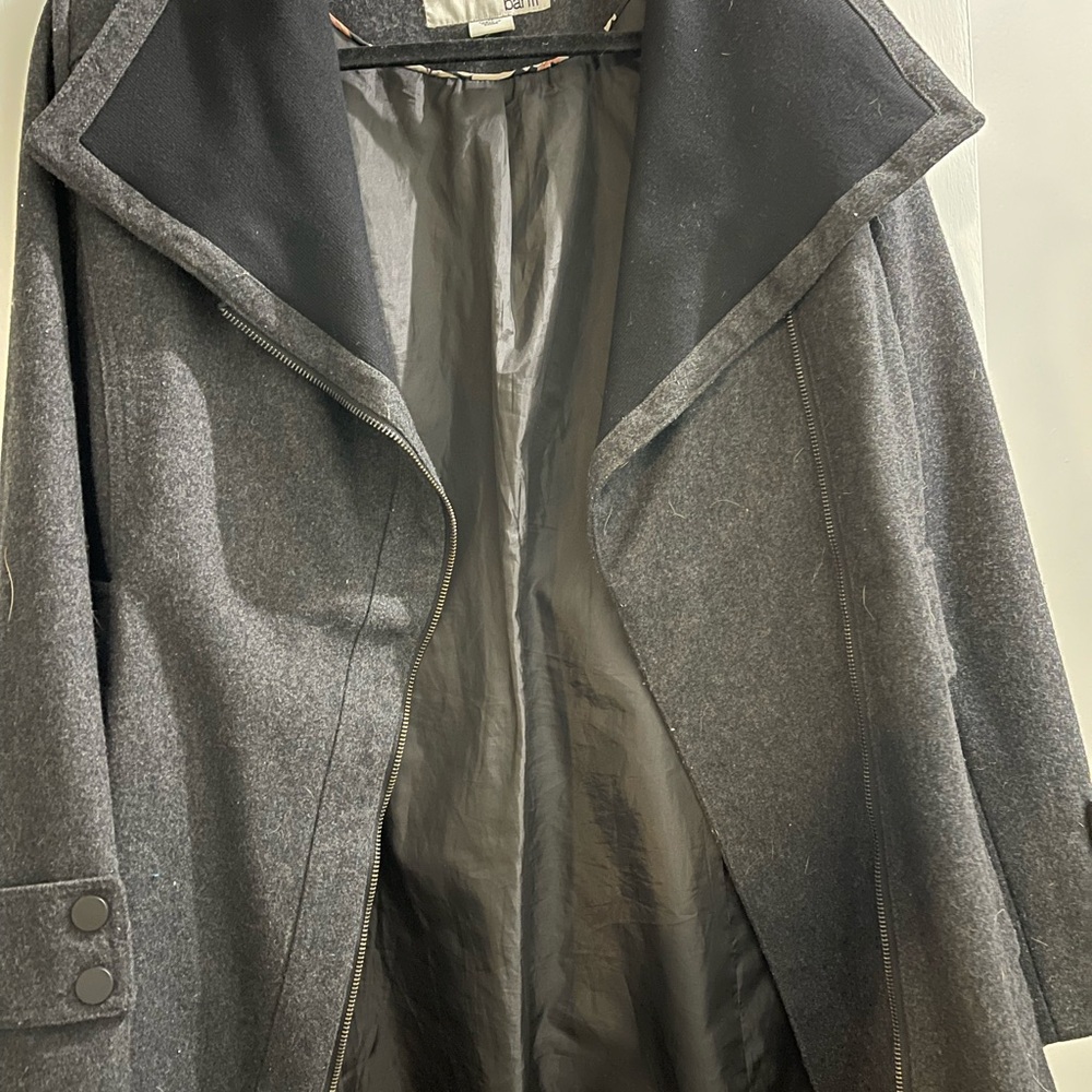 Stylish Gray Coat with Zipper